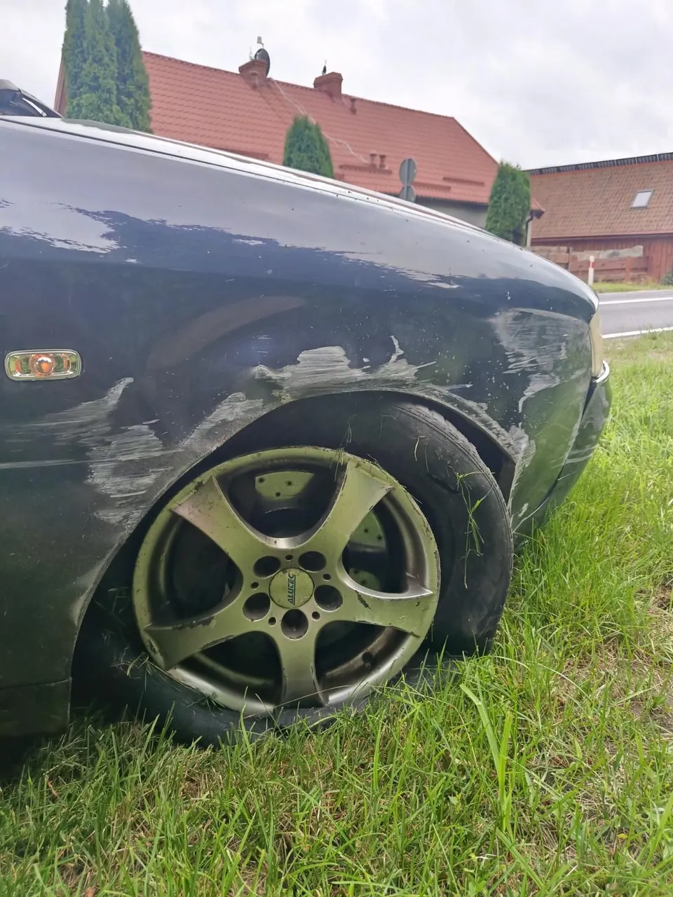 On-site inspection of a damaged car