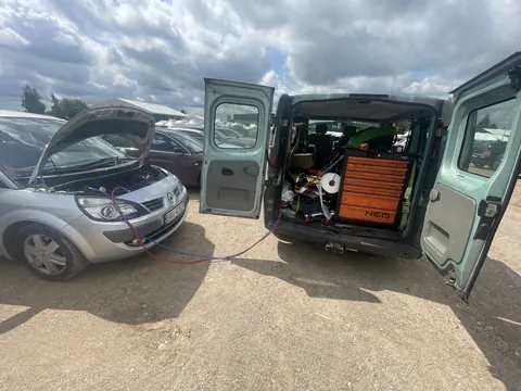 Car service with call-out