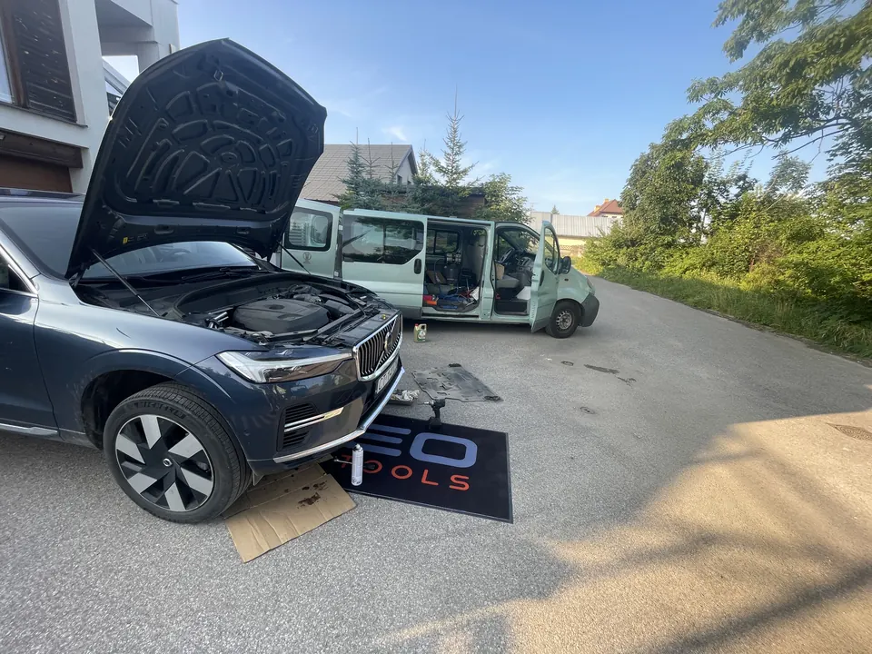Volvo repair with call-out — mobile workshop on a driveway